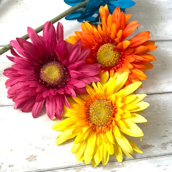 10ct Long Colorful Daisies Artificial Flowers Yellow Daisy Pink Blue Orange - Picture 1 of 4